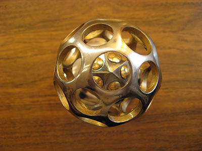 icosahedron inside the metal ball